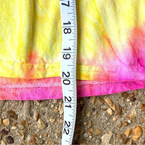 Popular Sports Middle Finger Flipping the Bird Tie Heart Dye T-shirt Size S - Picture 4 of 7